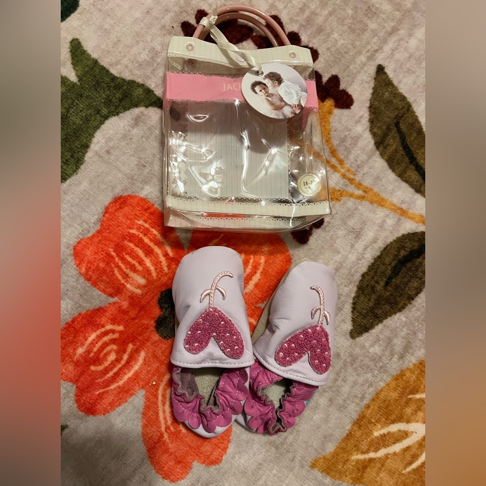 NEW Baby Soft Leather Moccasins with Sparkle Heart Detail